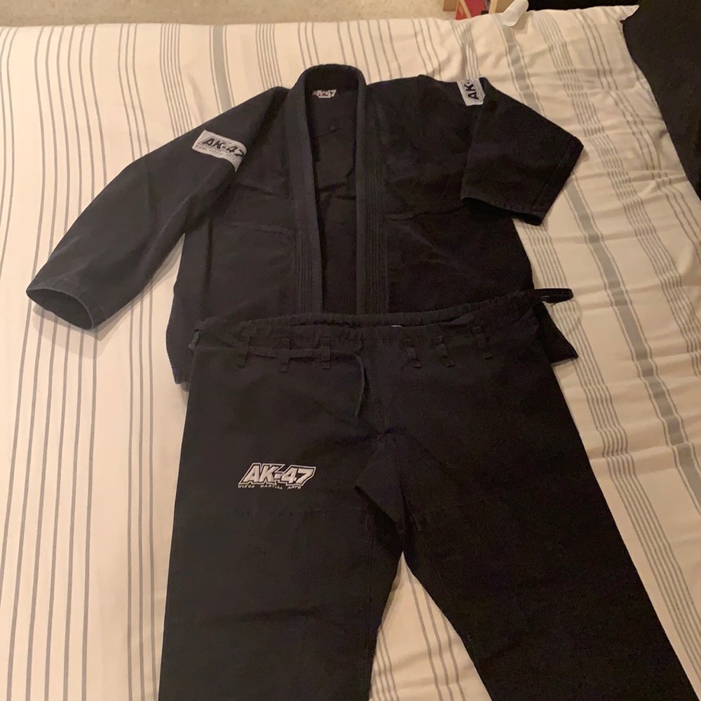 Ak-47 mens gi, size A-2! No tears holes or rips